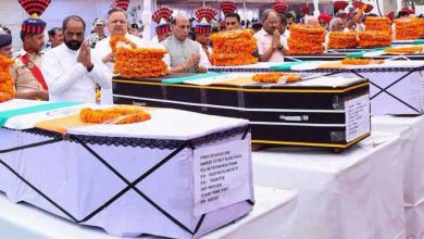 राजनाथ सिंह ने दी शहीदों को श्रद्धांजलि