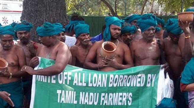 PMO के सामने किसानो ने कपड़े उतारकर किया विरोध प्रदर्शन