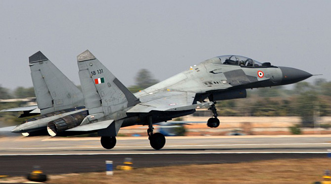 असम - सुखोई-30 फाइटर जेट विमान लापता